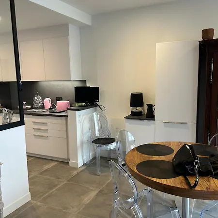 Jean Michele Neuve En Front De フラ