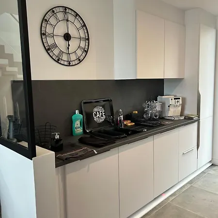 Jean Michele Neuve En Front De ヴィラ