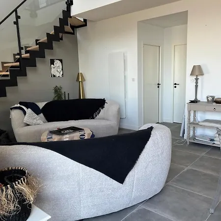 Jean Michele Neuve En Front De Fouras